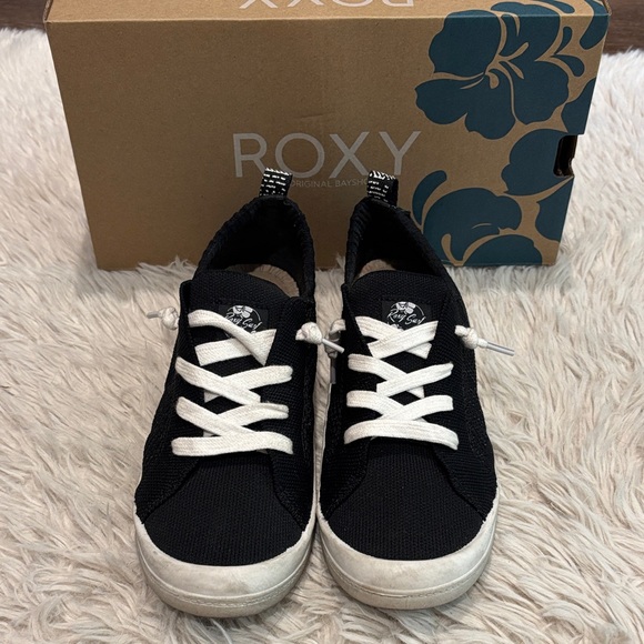 Roxy Black and White Sneakers - Picture 1 of 6